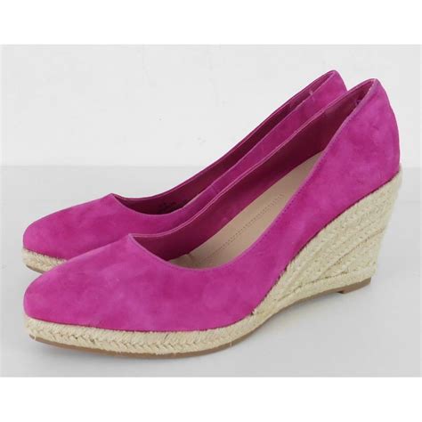 pink espadrille heel.